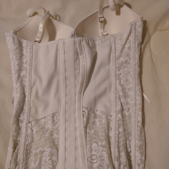 Corset bra - Picture 2 of 3